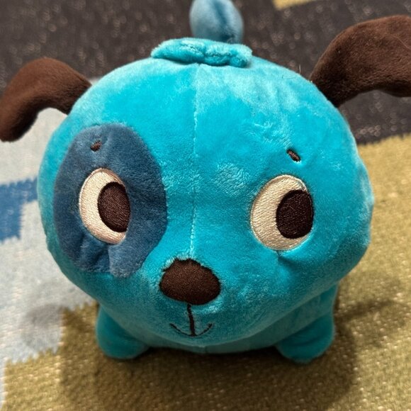 B. Toys Wobble 'n Go Woofer Interactive Animated Plush Toy, Blue Dog - Picture 3 of 16